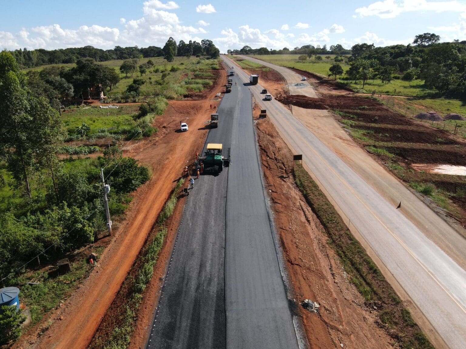 Obra em rodovia de Goiás