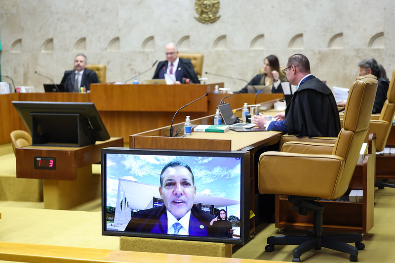 Ministro Nunes Marques participa por videoconferência da sessão plenária do STF