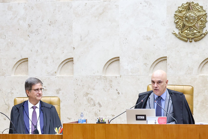 Ministro Alexandre de Moares e procurador-geral da República, Paulo Gonet na sessão plenária do STF