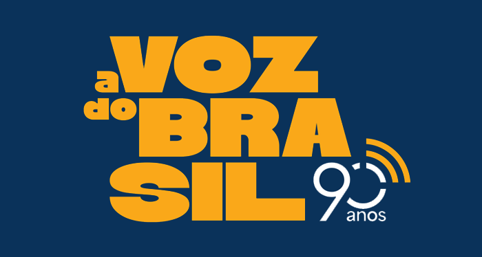 Card na cor azul e o nome Voz do Brasil 90 anos na cor laranja e em letras grandes