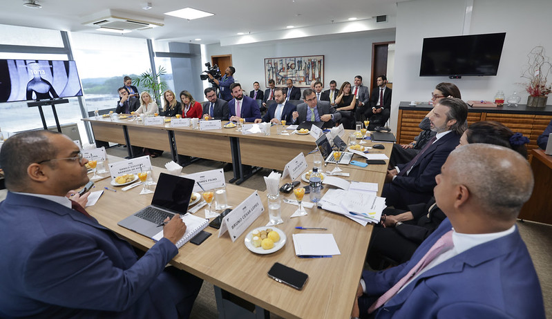 foto dos membros da comissão técnica sobre verbos indenizatórios e teto constitucional