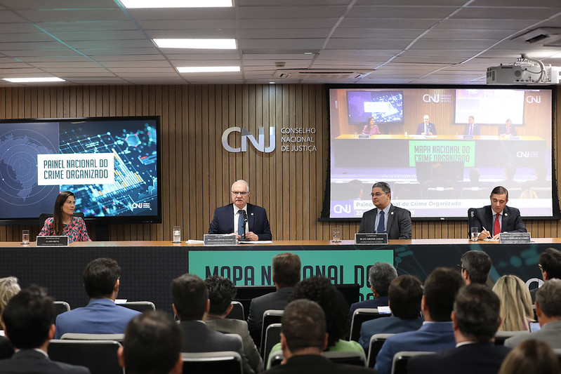 Fotografia do Ministro Edson Fachin durante a abertura do Seminário 