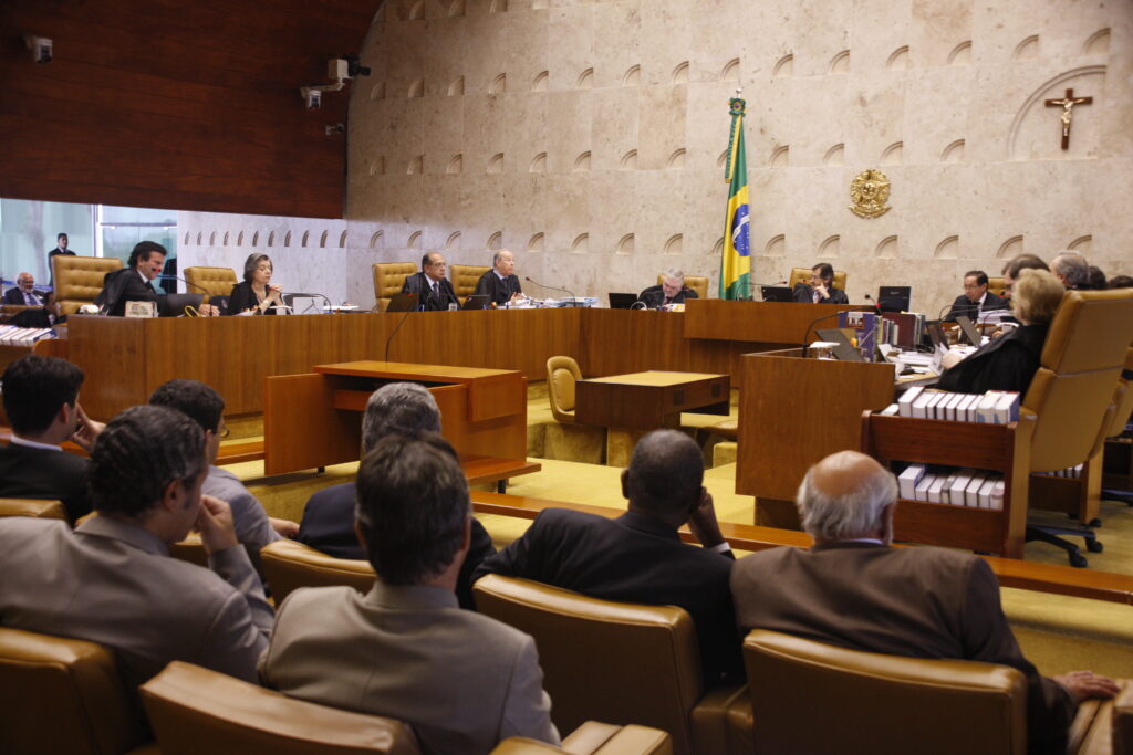 Fotografia colorida na sessão plenária de 16 de fevereiro de 2012