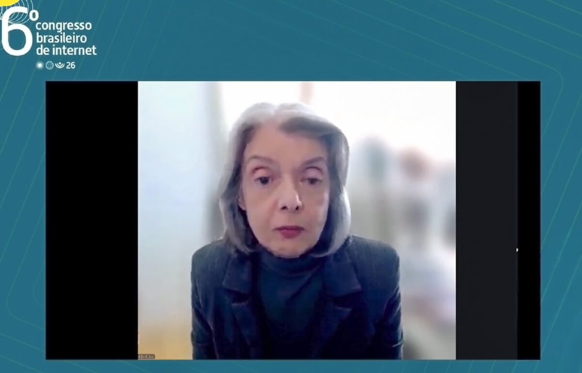 Print do vídeo da ministra Cármen Lúcia exibido na abertura da sexta edição do Congresso Brasileiro da Internet