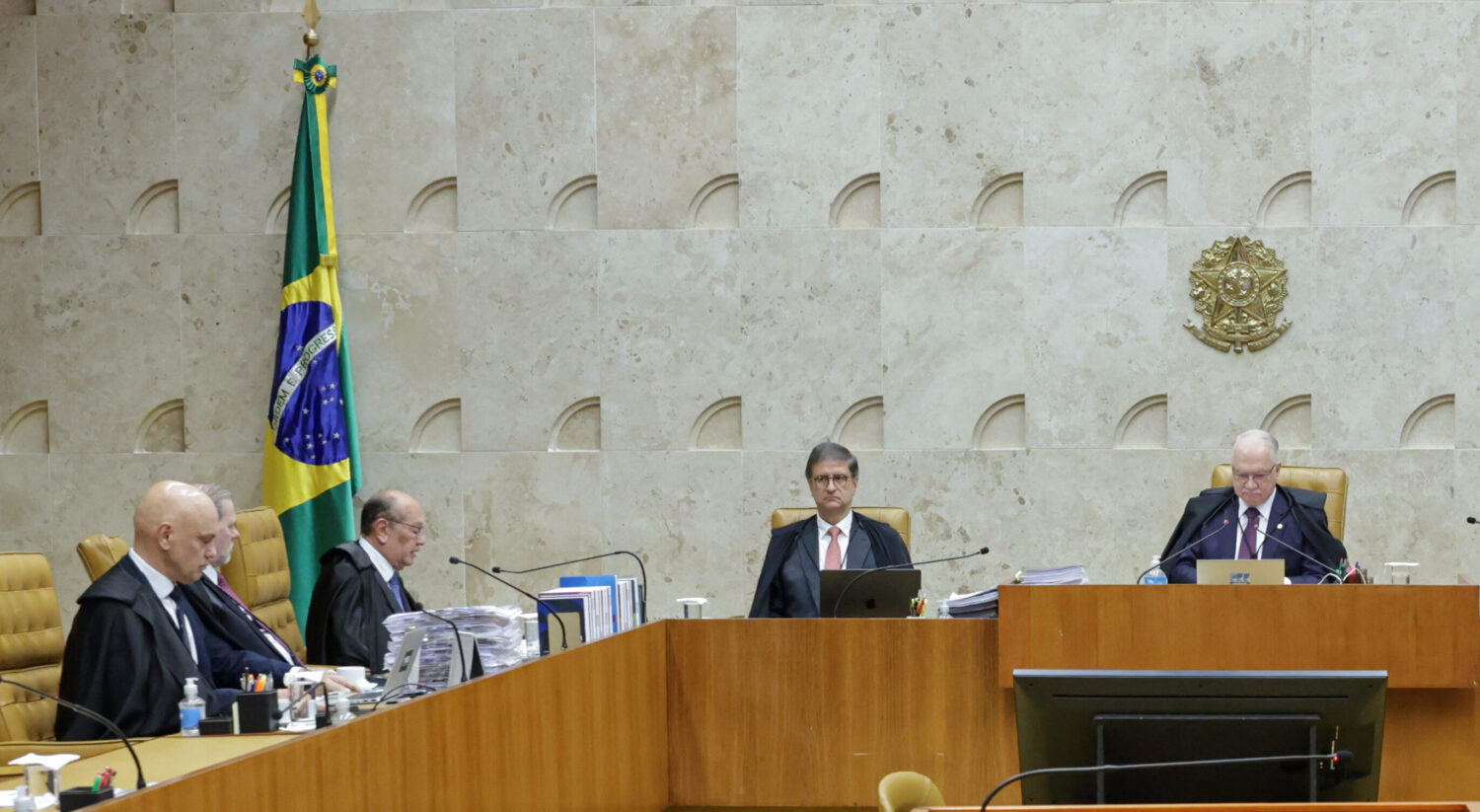 Foto da sessão plenária de 17 de junho de 2026.
