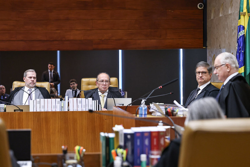 Plenário homenageia ministro Gilmar Mendes por 24 anos no Supremo