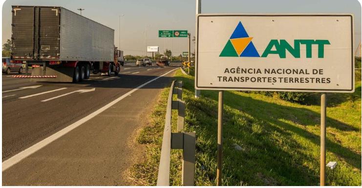 Placa da ANTT em rodovia