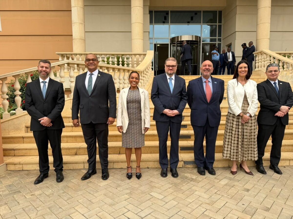 Delegação do STF e do CNJ em reunião com o Tribunal Constitucional de Angola
