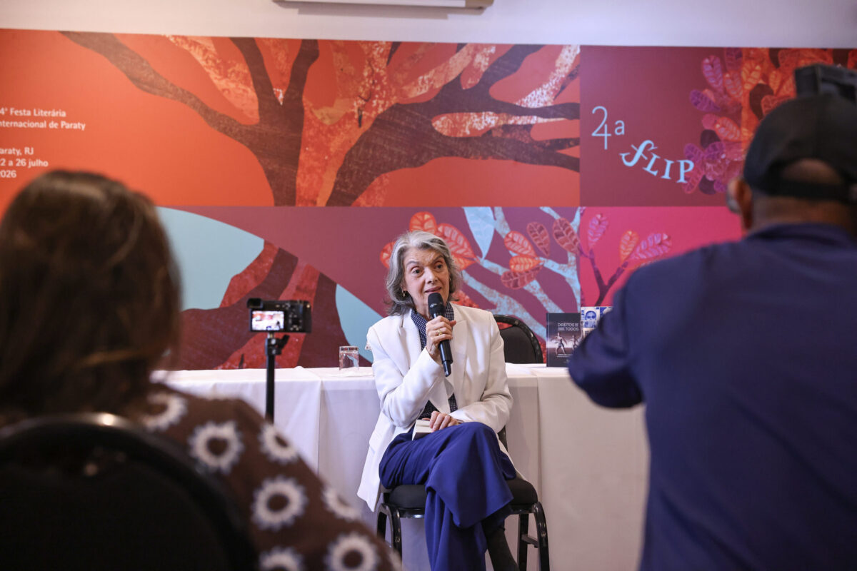 Ministra Cármen Lúcia participa da Flip e lança livro sobre a história do voto