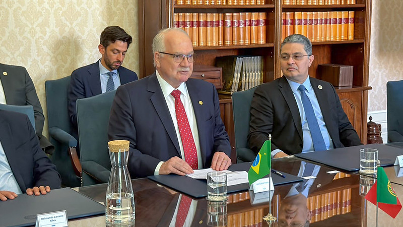 No Tribunal Constitucional de Portugal, Fachin defende criação de rede de cortes constitucionais em defesa da independência judicial