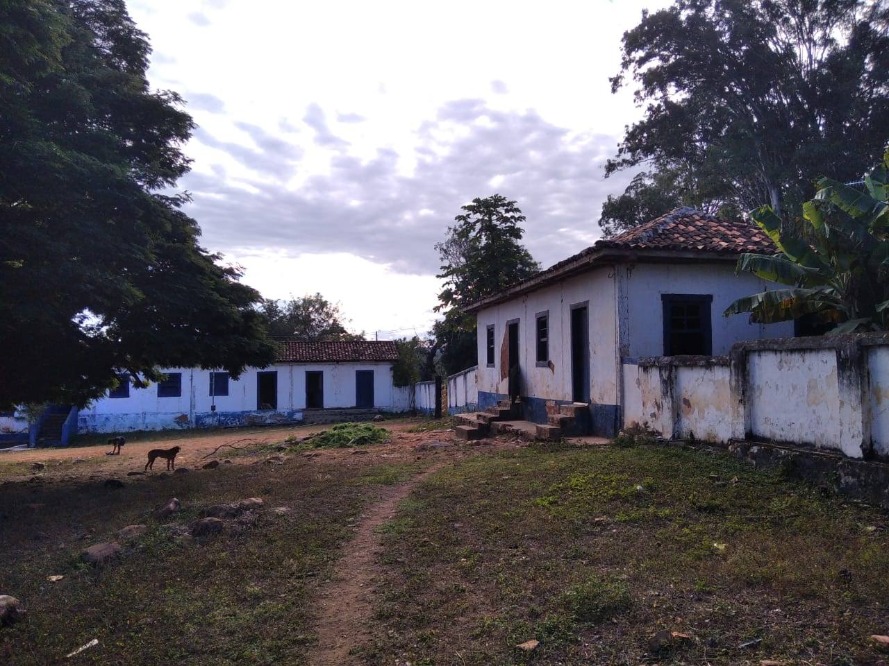 Fotografia de algumas casa em território tradicional em Montes Claros (MG)