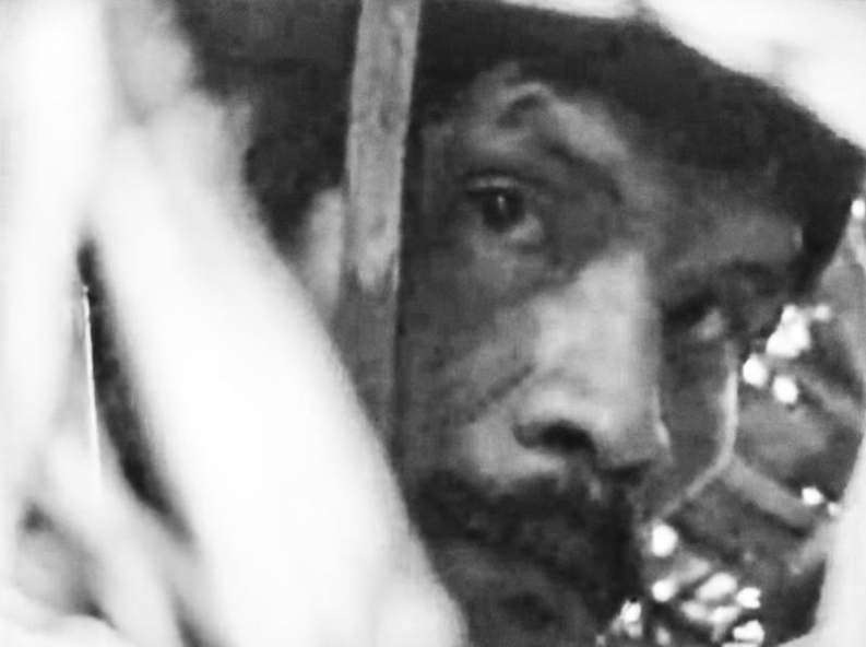 Fotografia do rosto do "Índio do Buraco"
