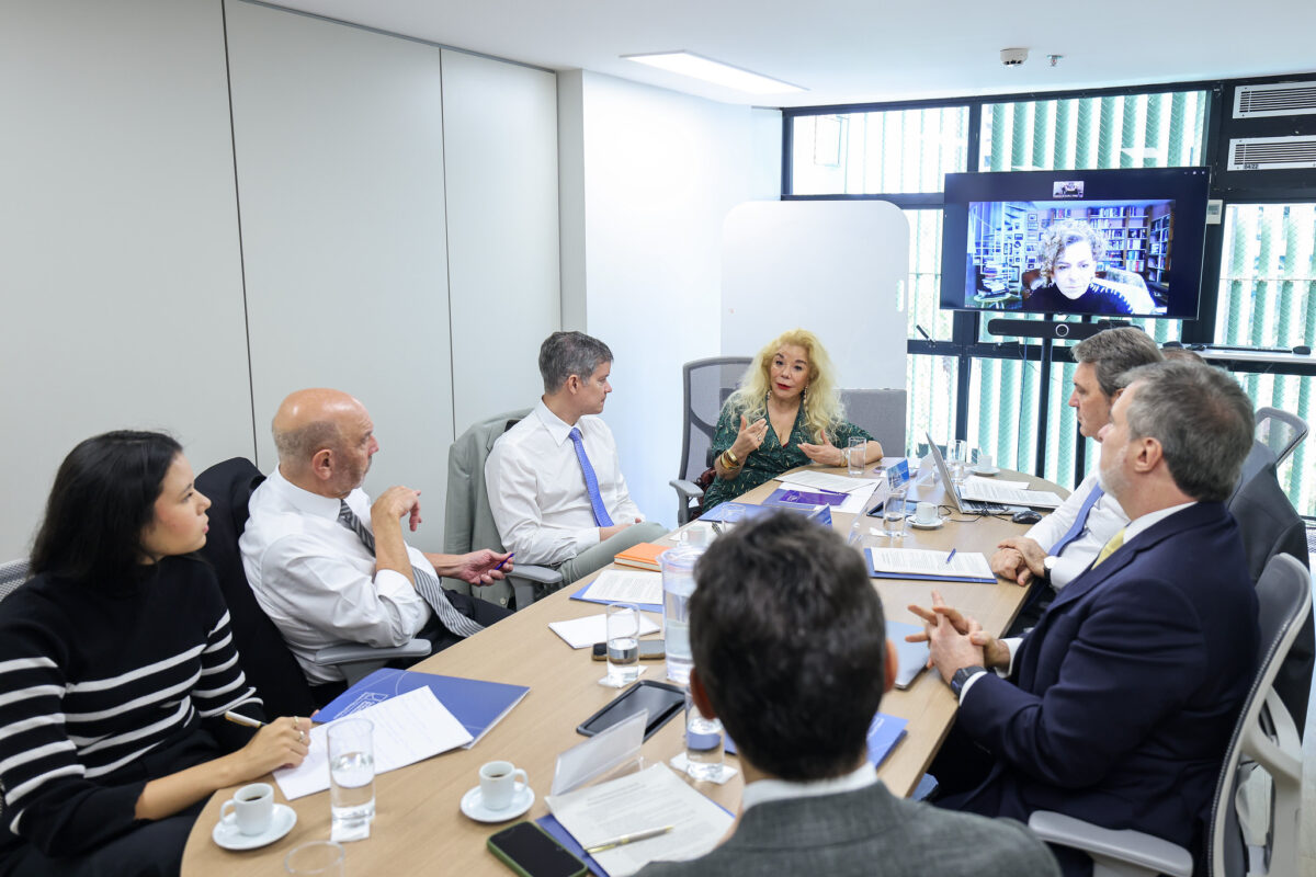 Foto da reunião do grupo de estudo.